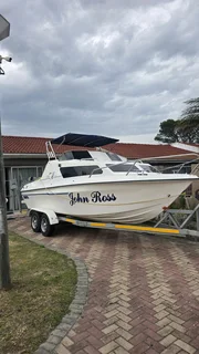 Excalibre 210 cabin boat