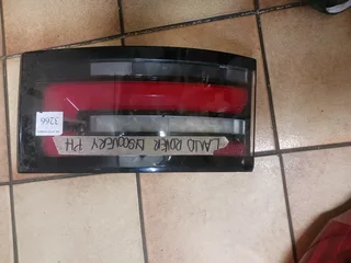 LAND ROVER DISCOVERY TAIL LIGHT