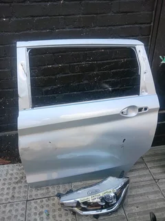 SUZUKI ERTIGA LEFT BACK DOOR