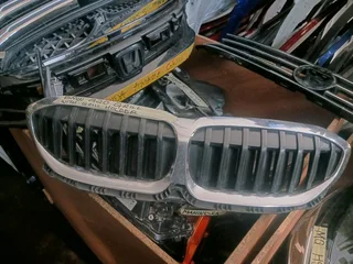 Bmw G20 Grill & Grill Holder