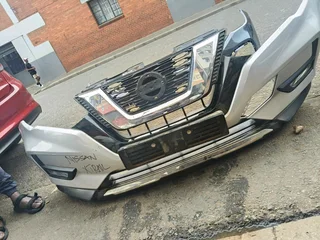 NISSAN XTRAIL COMPLETE FRONT BUMPER