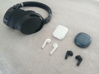 Earphones Bundle For Sale R500/R800/R1400 Each