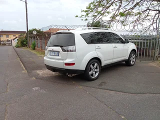 Clean Mitsubishi Outlander SUV