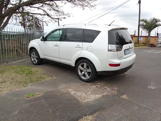 Clean Mitsubishi Outlander SUV