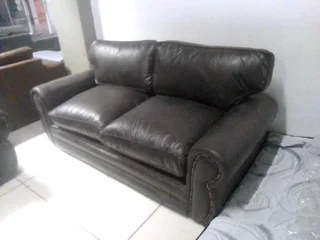 Dingaan Division Couch Dark Buffalo Suede