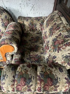 couch - Ad posted by Amy Amisah
