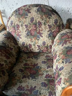 couch - Ad posted by Amy Amisah