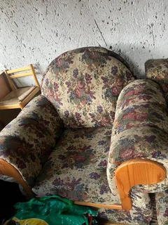 couch - Ad posted by Amy Amisah