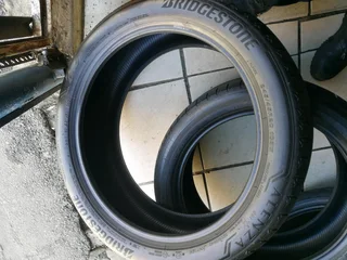 2x 245/45/R20 BRIDGESTONE ALENZA NORMAL TYRES 90%THREAD LIFE CALL NATAL 0783564464