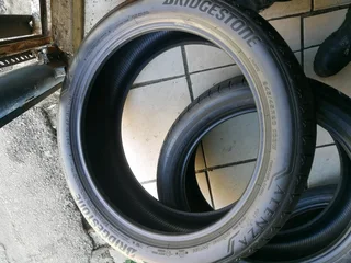 2x 245/45/R20 BRIDGESTONE ALENZA NORMAL TYRES 90%THREAD LIFE CALL NATAL 0783564464
