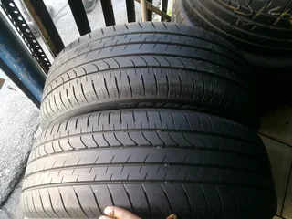 2x 235/55/R20 BRIDGESTONE DUELER H/L TYRES 95%THREAD LIFE CALL NATAL 0783564464
