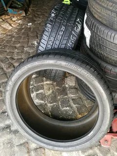 X3 BMW TYRES FOR SALE 2x 275/35/R21 BRIDGESTONE ALENZA RUNFLAT HIGH PERFORMANCE TYRES CALL NATAL
