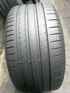 2x 285/35/r22 Pirelli P Zero High Performance Tyres Call Natal 0783564464