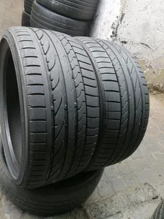 2x 235/35/R19 BRIDGESTONE POTENZA NORMAL 98%THREAD LIFE CALL NATAL 0783564464