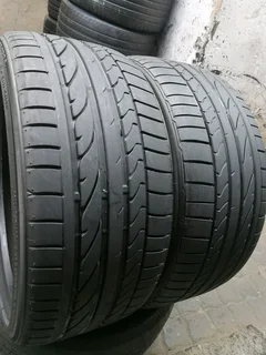 2x 235/35/R19 BRIDGESTONE POTENZA NORMAL 98%THREAD LIFE CALL NATAL 0783564464