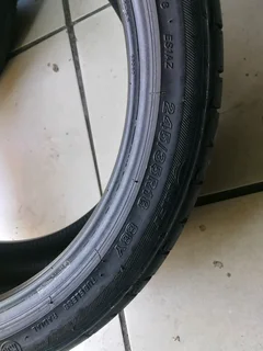 2x 245/35/R18 BRIDGESTONE POTENZA RUNFLAT TYRES CALL NATAL 0783564464 WE DO DENVERY