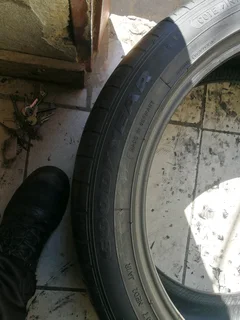 2x 275/40/R19 GOODYEAR EXCELLENCE RUNFLAT TYRES CALL NATAL 0783564464 WE DO DENVERY