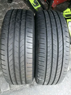 2x 225/65/R17 BRIDGESTONE ALENZA 95%THREAD LIFE CALL NATAL 0783564464