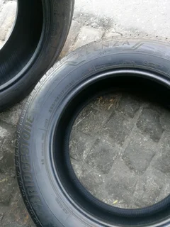 2x 225/65/R17 BRIDGESTONE ALENZA 95%THREAD LIFE CALL NATAL 0783564464