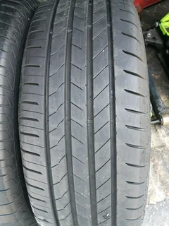 2x 225/65/R17 BRIDGESTONE ALENZA 95%THREAD LIFE CALL NATAL 0783564464