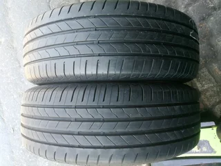 2x 225/65/R17 BRIDGESTONE ALENZA 95%THREAD LIFE CALL NATAL 0783564464