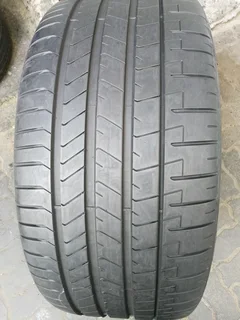315/35/R22 PIRELLI P ZERO RUNFLAT TYRES 98%THREAD LIFE LIKE NEW TYRES CALL NATAL 0783564464