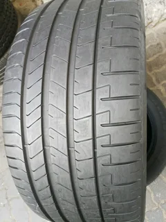315/35/R22 PIRELLI P ZERO RUNFLAT TYRES 98%THREAD LIFE LIKE NEW TYRES CALL NATAL 0783564464
