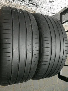 2x 275/40/R20 PIRELLI P ZERO RUNFLAT TYRES 85%TREAD LIFE CALL NATAL 0783564464