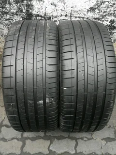 2x 285/35/R23 PIRELLI P ZERO NORMAL TYRES 98%THREAD LIFE LIKE NEW TYRES CALL NATAL 0783564464