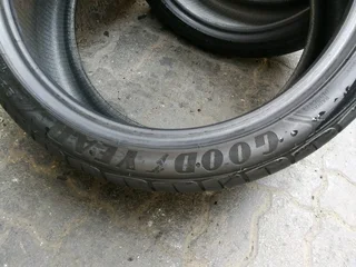 2x 235/40/R18 GOODYEAR EAGLE F1 NORMAL TYRES 90%THREAD LIFE CALL NATAL 0783564464 IS AVAILABLE NOW