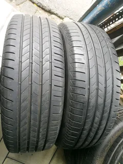 2x 225/65/R17 BRIDGESTONE ALENZA 95%THREAD LIFE CALL NATAL 0783564464 IS AVAILABLE NOW