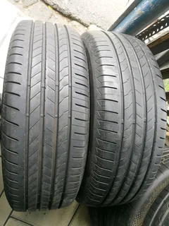 2x 225/65/R17 BRIDGESTONE ALENZA 95%THREAD LIFE CALL NATAL 0783564464 IS AVAILABLE NOW