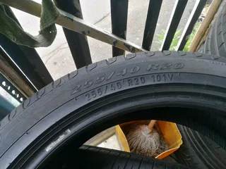 2x 255/40/R20 PIRELLI SCORPION VERDE 95%THREAD LIFE CALL NATAL 0783564464 IS AVAILABLE NOW