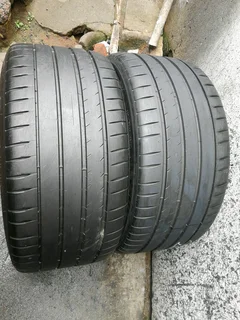 2x 265/35/R20 MICHELIN PILOT SPORT 4 S TYRES 98%THREAD LIFE CALL NATAL 0783564464 IS AVAILABLE NOW