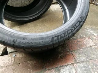 2x 305/30/R21 MICHELIN PILOT SPORT 4 S TYRES 98%THREAD LIFE LIKE NEW TYRES CALL NATAL 0783564464