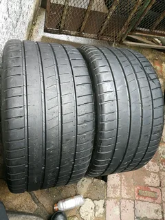 2x 305/30/R21 MICHELIN PILOT SPORT 4 S TYRES 98%THREAD LIFE LIKE NEW TYRES CALL NATAL 0783564464