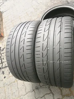 2x 255/35/R19 BRIDGESTONE POTENZA RUNFLAT 85%TREAD LIFE CALL NATAL 0783564464 IS AVAILABLE NOW