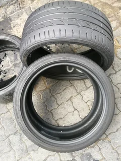 2x 255/35/R19 BRIDGESTONE POTENZA RUNFLAT 85%TREAD LIFE CALL NATAL 0783564464 IS AVAILABLE NOW