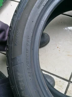 2x 235/50/R19 HANKOOK VENTUS TYRES 95%THREAD LIFE CALL NATAL 0783564464