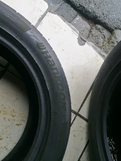 2x 235/50/R19 HANKOOK VENTUS TYRES 95%THREAD LIFE CALL NATAL 0783564464