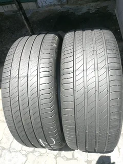 2x 245/45/R19 MICHELIN PRIMACY TYRES 95%THREAD LIFE CALL NATAL 0783564464 IS AVAILABLE NOW