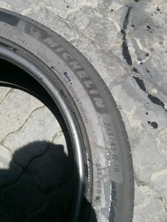 2x 245/45/R19 MICHELIN PRIMACY TYRES 95%THREAD LIFE CALL NATAL 0783564464 IS AVAILABLE NOW
