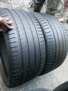 2x 275/30/R20 PIRELLI P ZERO RUNFLAT TYRES 90%THREAD LIFE CALL NATAL 0783564464 IS AVAILABLE NOW