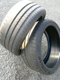2x 235/35/R19 MICHELIN PILOT SPORT CUP 2 TYRES 98%THREAD LIFE CALL NATAL 0783564464 IS AVAILABLE NOW