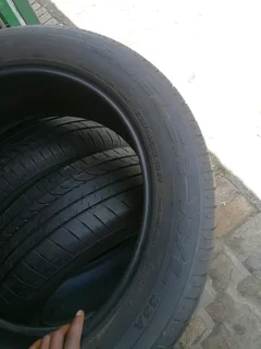 4x 235/55/R20 BRIDGESTONE DUELER TYRES 95%THREAD LIFE CALL NATAL 0783564464 IS AVAILABLE NOW