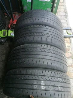 4x 235/55/R20 BRIDGESTONE DUELER TYRES 95%THREAD LIFE CALL NATAL 0783564464 IS AVAILABLE NOW