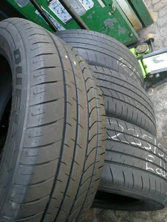 4x 235/55/R20 BRIDGESTONE DUELER TYRES 95%THREAD LIFE CALL NATAL 0783564464 IS AVAILABLE NOW