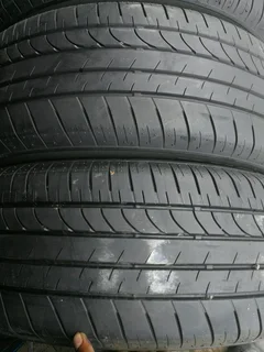 4x 235/55/R20 BRIDGESTONE DUELER TYRES 95%THREAD LIFE CALL NATAL 0783564464 IS AVAILABLE NOW
