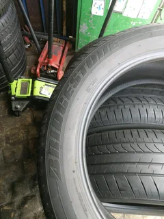 4x 235/55/R20 BRIDGESTONE DUELER TYRES 95%THREAD LIFE CALL NATAL 0783564464 IS AVAILABLE NOW