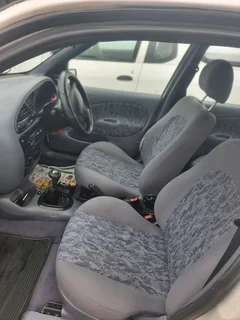 Mazda 121 model 1998